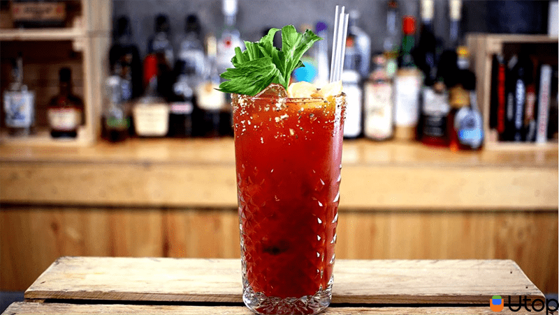 Pha chế cocktail Bloody Mary huyền thoại