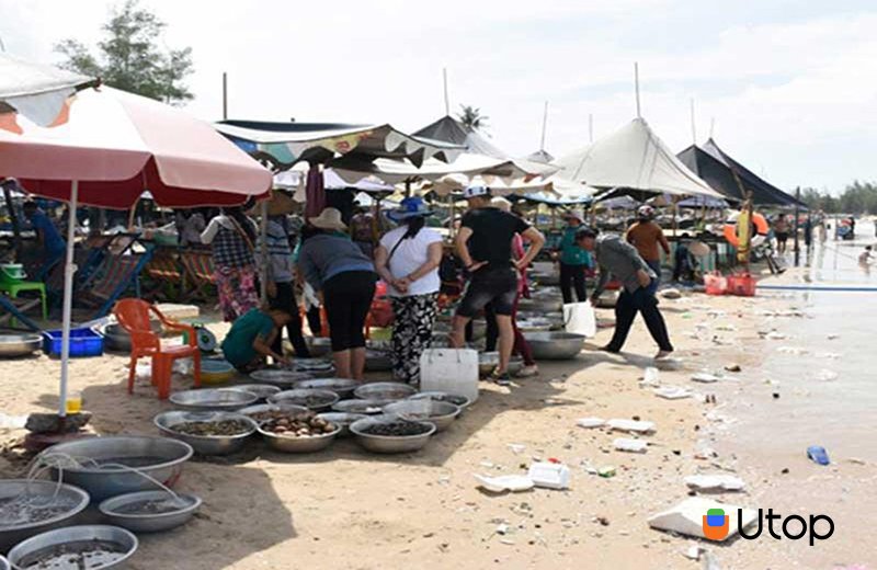 Chợ hải sản Hồ Tràm