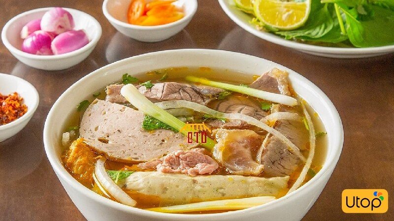Bún bò Huế, thương hiệu Ô Tử ở quận 10, nổi tiếng gần xa nhờ hương vị thơm ngon độc đáo.