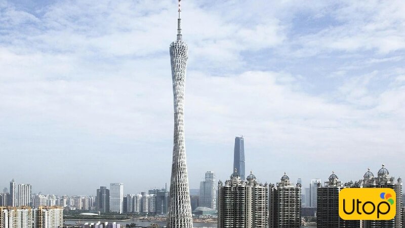 Với voucher nhà hàng xoay, bạn sẽ thấy Tháp Canton cao nhất Châu Á ở Trung Quốc