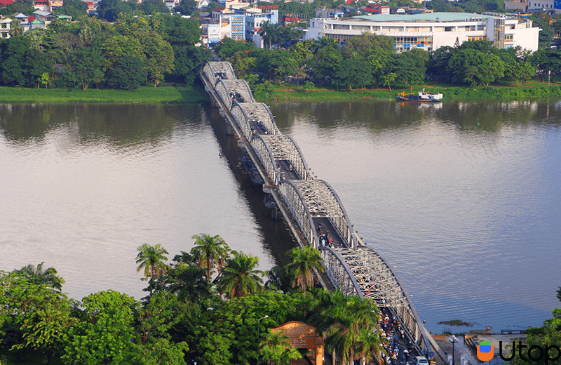 Tràng Tiền - cây cầu nổi tiếng ở Huế
