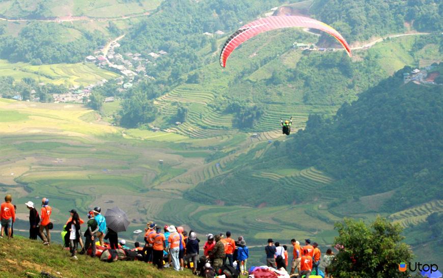 Nhảy dù trên đèo Khau Phạ