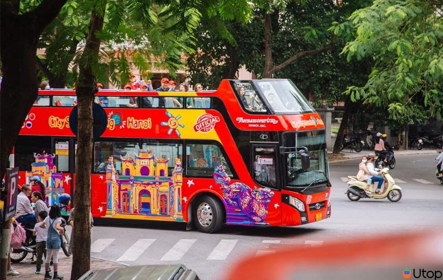 .  Trải nghiệm đi xe buýt Hop on - Hop on quanh thủ đô Hà Nội