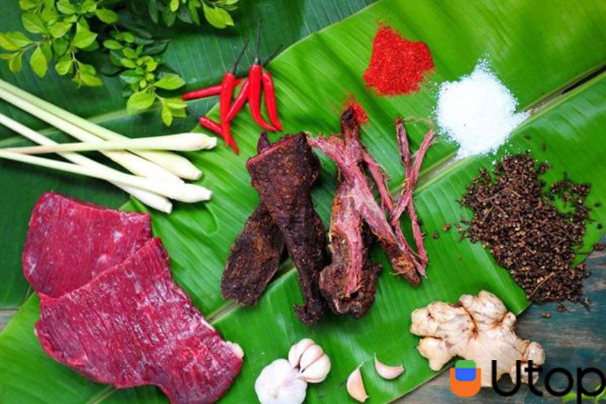 Người Thái làm thịt trâu gác bếp như thế nào?