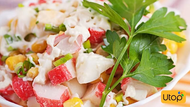 Salad poki katuri thanh cua là món ăn chứa nhiều chất dinh dưỡng và protein