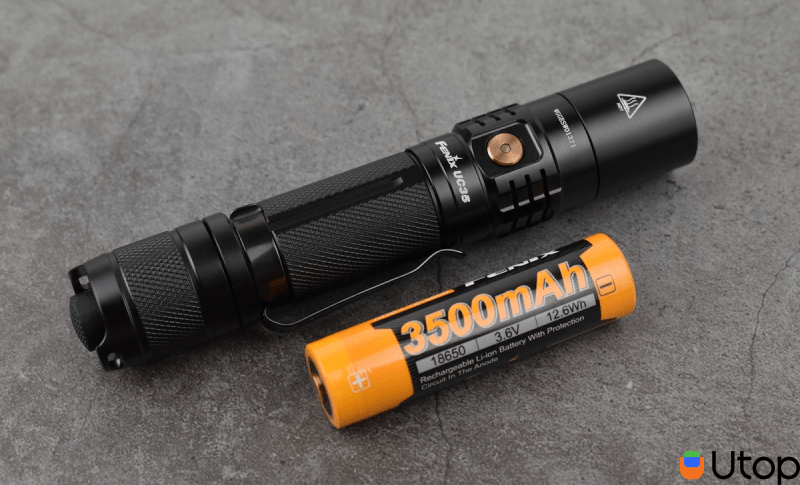    Đèn pin sạc Fenix ​​UC35