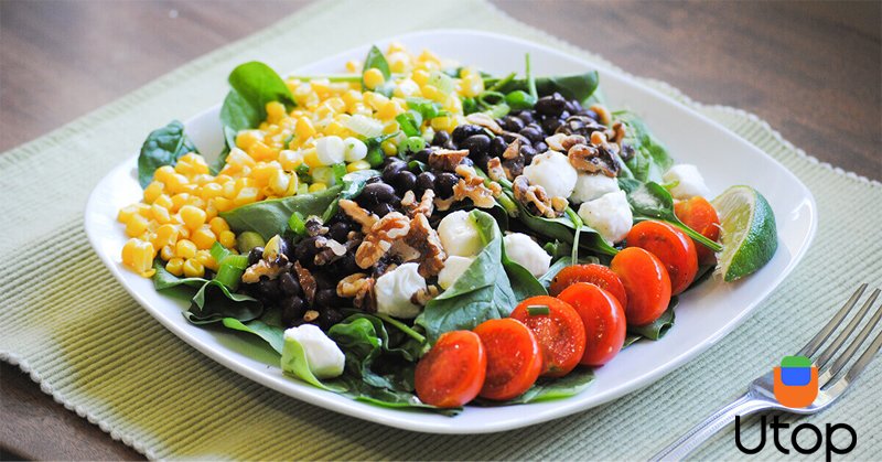 Salad rau bina với hạt bí ngô